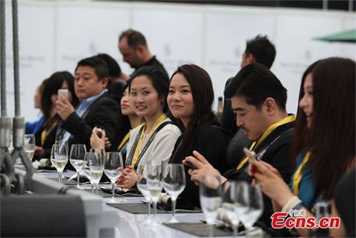 Hiện tại đã có 308 khách đặt chỗ để được trải nghiệm dịch vụ này