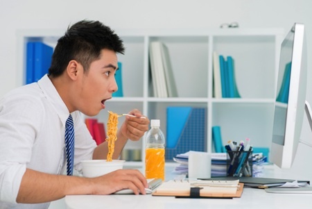 Cam mac quan den co quan: Dan cong so lam tho gieu sep hinh anh