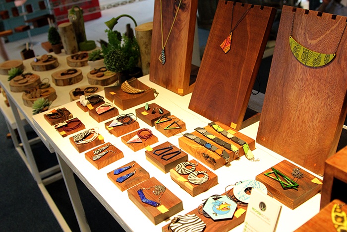 Zone 9 Sai Gon hut khach bang hang thu cong doc hinh anh