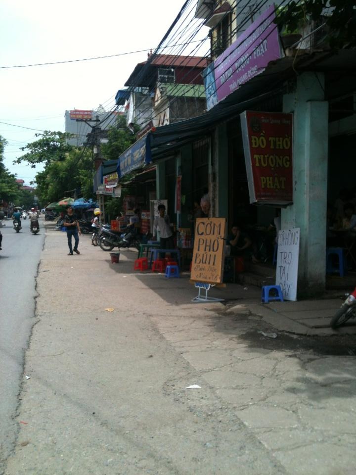 Giá phòng trọ ở những căn nhà khang trang, đầy đủ tiện nghi quanh khu vực thi lên tới cả triệu đồng/ ngày, ngang giá phòng khách sạn 3 sao tại nội thành Hà Nội.