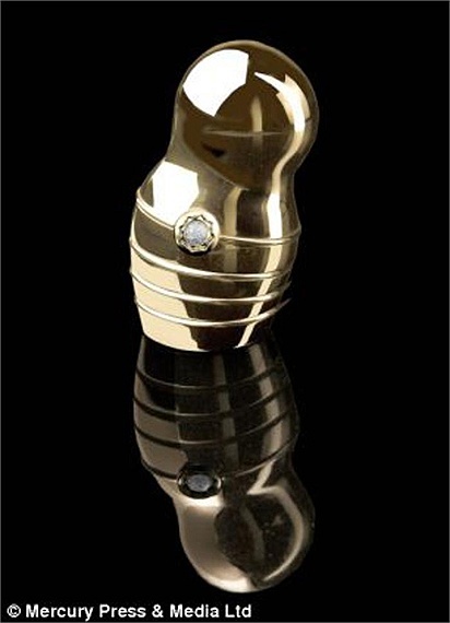 Bo binh sua - ti gia tre em gia gan 9 ty dong hinh anh