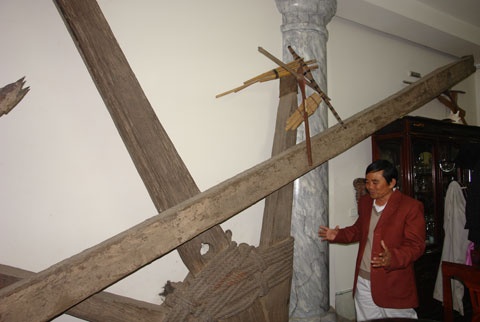 Ban đầu, ông Địch cũng chỉ có ý mua về treo trước quán ăn của mình cho vui...