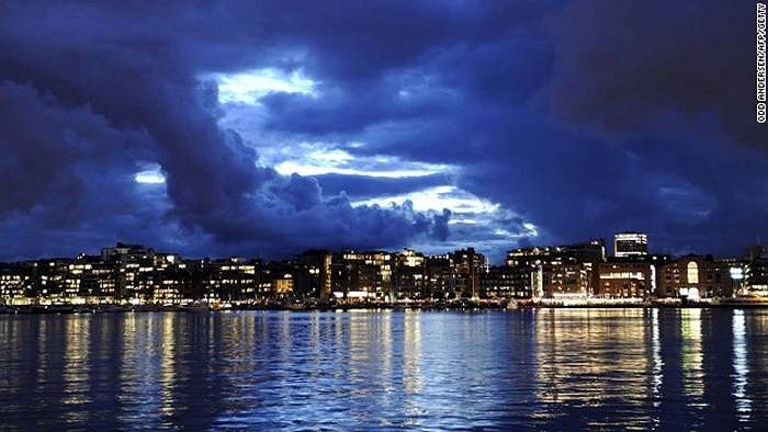 Đó là do vấn đề giữa cung và cầu, số du thuyền tăng lên những chỗ đỗ lại ít.