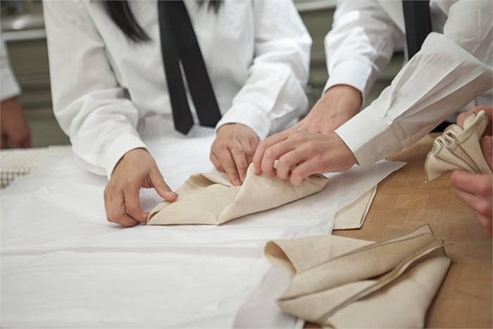 Cuộc sống của người giàu rất bận rộn, để giảm bớt những gánh nặng họ thường tìm thuê người giúp việc, chăm sóc nhà cửa, đồ dùng và những cánh tay đắc lực hỗ trợ công việc.