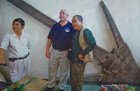 Bau vat song Hong chan dong dan do co quoc te hinh anh