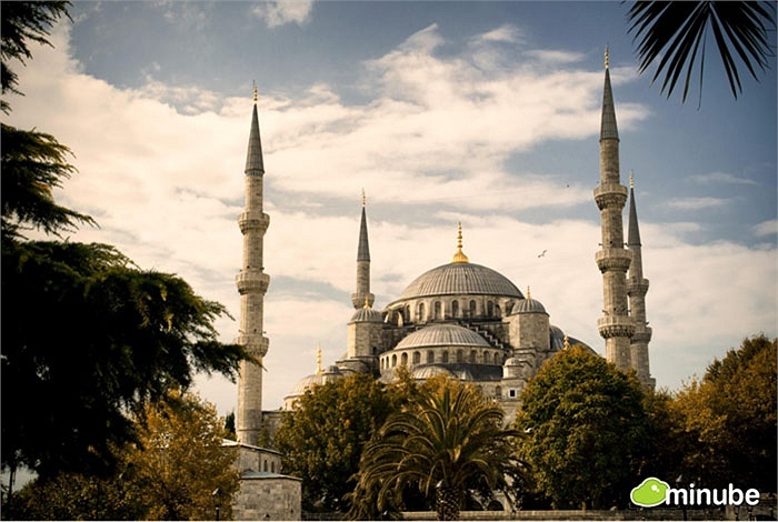 Istanbul, Thổ Nhĩ Kỳ: Từ những nhà thờ Hồi giáo hoành tráng đến các khu chợ trời nhộn nhịp, Istanbul là thành phố có thể tự hào bởi ngàn năm văn hóa và lịch sử của mình.