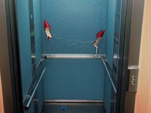 Nhung quang cao sang tao nhat voi thang may hinh anh