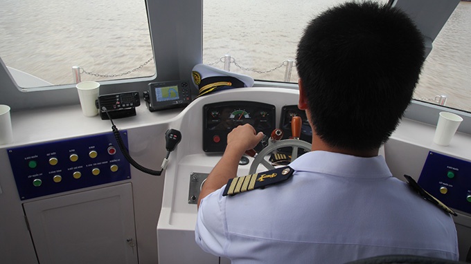 Cùng ngày, một chiếc tàu của Greenline DP đã chở khoảng 20 khách chạy thử thành công trên sông Sài Gòn. Hầu hết các hành khách đều có chung một cảm nhận là tàu chạy êm, không bị ồn và không bị sốc khi tàu thắng gấp. Ngoài ra, khi tàu chạy trên sông không tạo thành sóng gây ảnh hưởng đến những tàu bè nhỏ xung quanh.