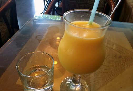 Qua thai loai vao quan ca phe thanh sinh to thom ngon hinh anh