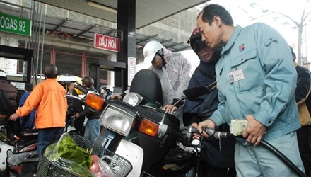 Ai kiem soat hanh vi 'bat tay' tang gia xang dau? hinh anh