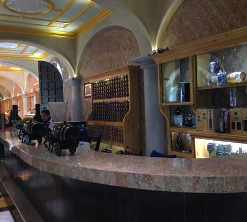 Quầy bar sành điệu.