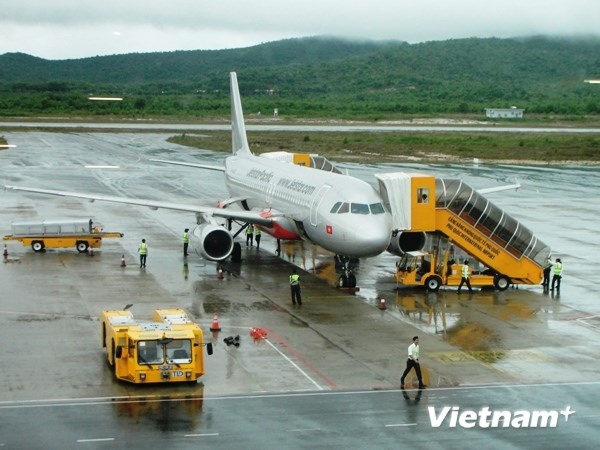 May bay Jetstar bao co khoi khi dang cat canh hinh anh