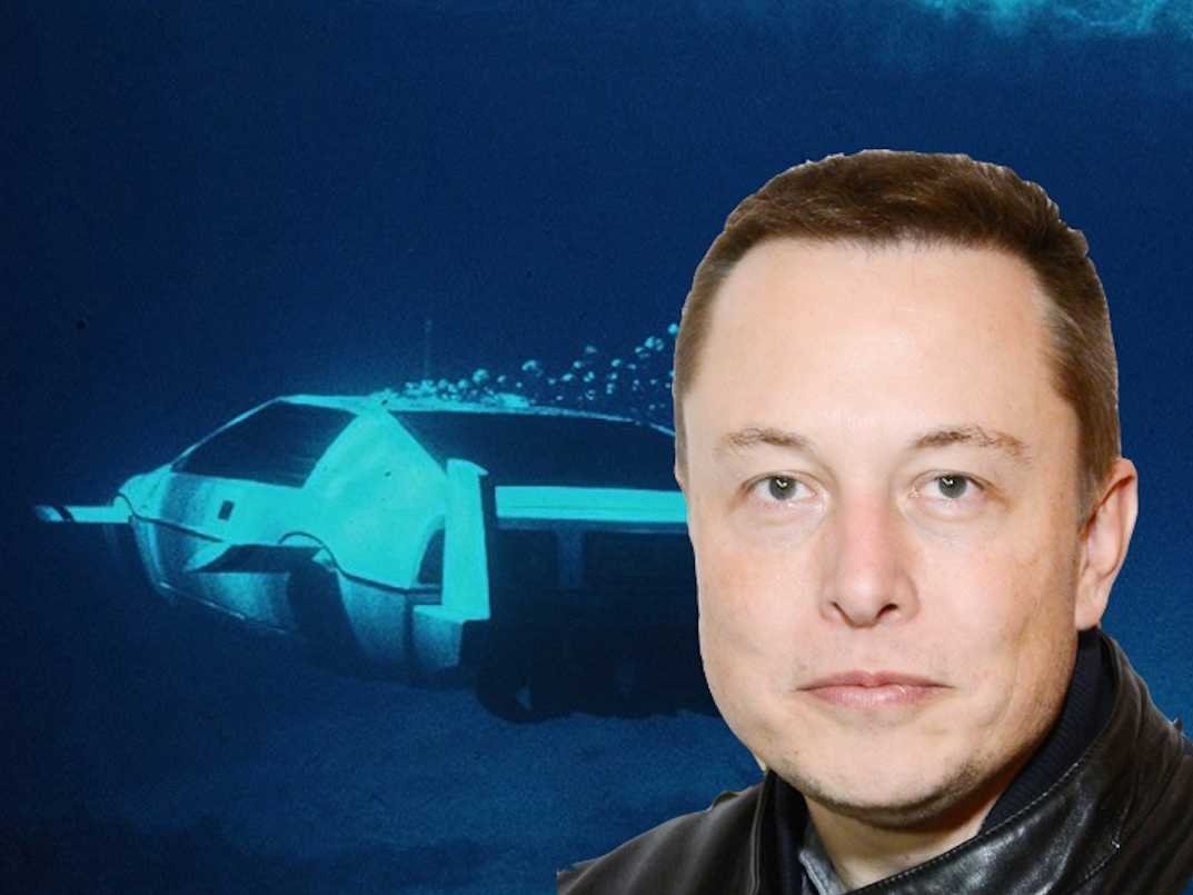 Năm 2013, giám đốc điều hành Tesla, Elon Musk đã mạnh tay chi 866,000 đô la tại 1 phiên đấu giá để mua chiếc tàu ngầm Lotus Esprit từng xuất hiện trong bộ phim chiếu bóng “The Spy Who Love Me” của James Bond năm 1977.