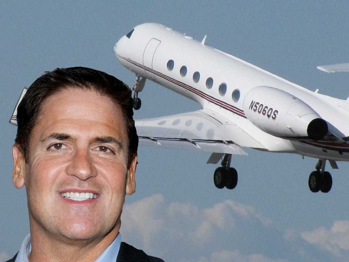 Tỷ phú đầu tư Mark Cuban sở hữu 3 chiếc máy bay phản lực tư nhân gồm có Gulfstream V, Boeing 757, và một chiếc Boeing 767. Khi ông mua chiếc Gulfstream trực tuyến năm 1999, cuộc giao dịch này đã được sách kỷ lục Guinness ghi nhận là cuộc giao dich thương mại điện tử lớn nhất từ trước đến nay. 