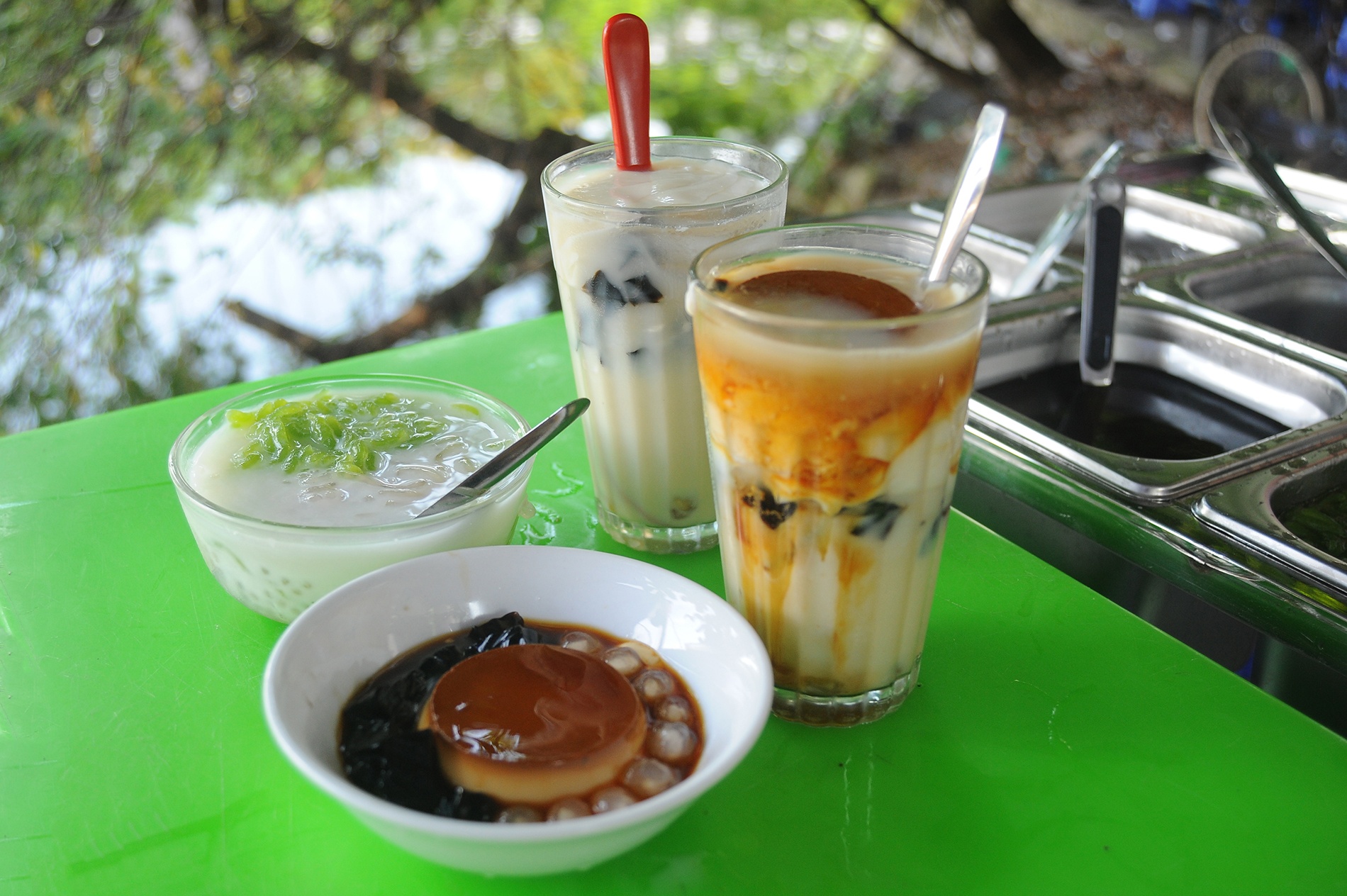 Chỉ với 7000đ khách hàng được thưởng thức 1 bát caramen bao gồm Caramen + Thạch + trân châu.