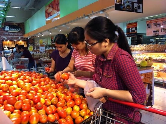 Sieu thi, cho mang dat hang ngay mua bao hinh anh