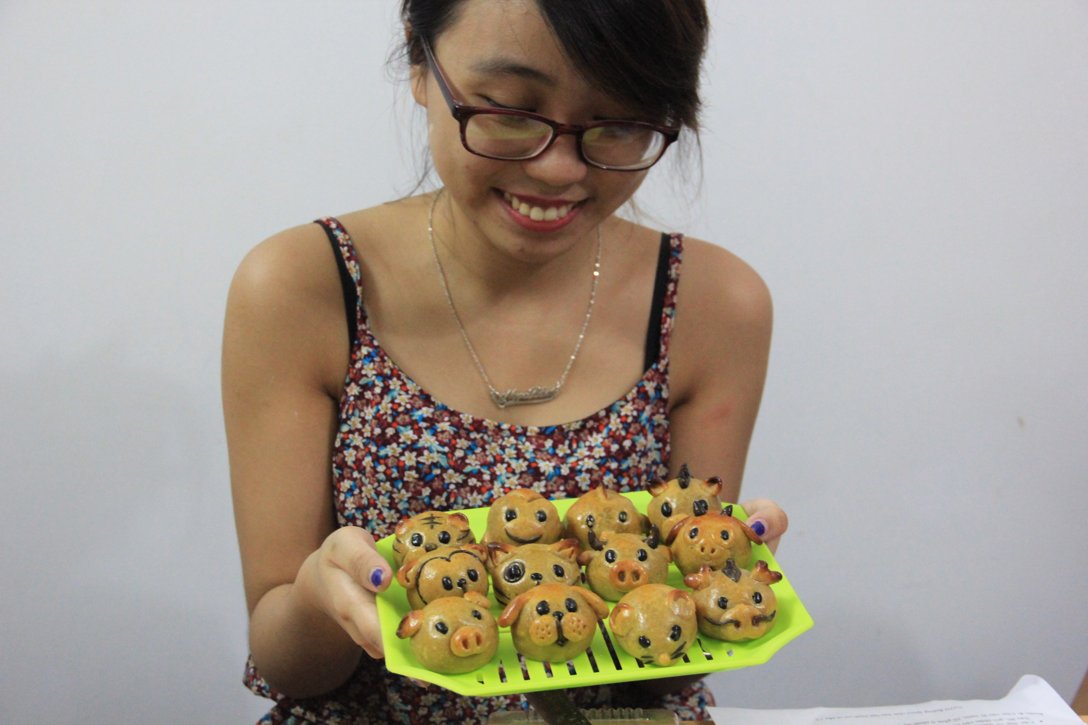 Ngọc Bảo, sinh viên một trường đại học ở Hà Nội cho biết, ngày cuối tuần rảnh rỗi cùng cô bạn thân đến học làm 