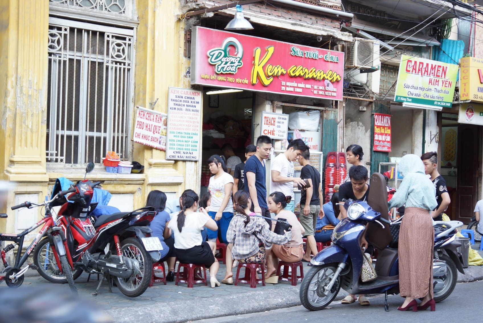 Chuoi quan qua vat gia duoi 35.000 dong cua 4 chi em hinh anh