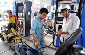 Gia xang giam hon 300 dong/lit hinh anh