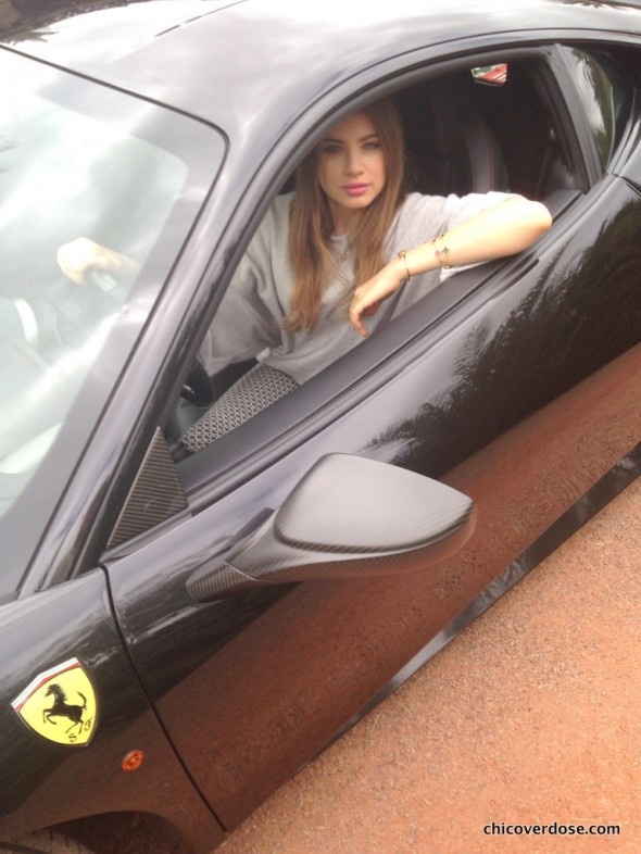 Là nữ giới, ngoài tình yêu và công việc với thời trang thì Xenia còn có niềm đam mê cực lớn với siêu xe, đặc biệt là siêu xe của Ferrari. 