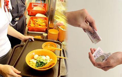 Việc trao đổi tiền giấy thường xuyên càng khiến lượng vi khuẩn tăng lên.