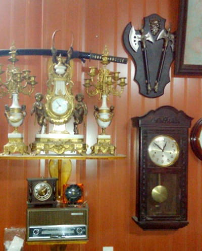 Những chiếc đồng hồ cổ.