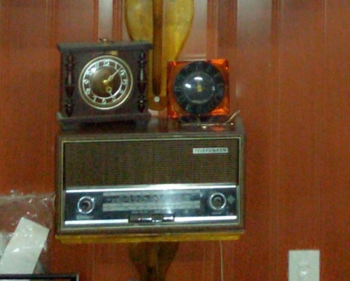 Chiếc đài có từ thời Bác Hồ.