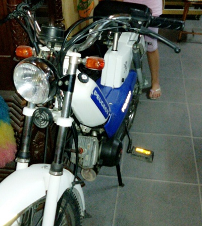 Chiếc xe cổ còn đẹp như mới.