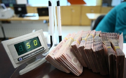 Lãi suất “lùn” đang góp phần phản ánh một thời kỳ vay với chi phí tốt nhất trong nhiều năm qua. Nhưng vay được hay không, ngân hàng cho vay được hay không lại là chuyện khác.