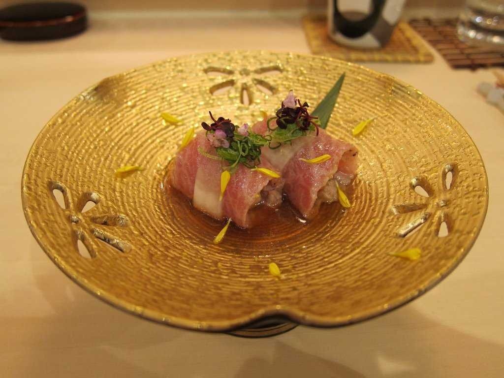 7. Urasawa (Los Angeles, CA) Giá niêm yết : <abbr class=