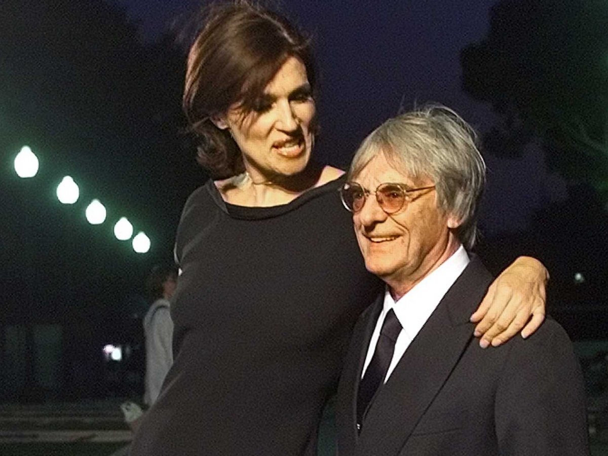 Ecclestone đã kết hôn ba lần, nổi tiếng nhất là với cựu người mẫu Armani, Slavica Ecclestone năm cô 23 tuổi. Cô trẻ hơn ông 28 tuổi ( chưa kể đến việc cao hơn 11 tấc Anh). Họ đã có một cuộc hôn nhân vô cùng bền vững. Cặp đôi này đã ly dị năm 2009 với việc Ecclestone trả cho Slavica <abbr class=