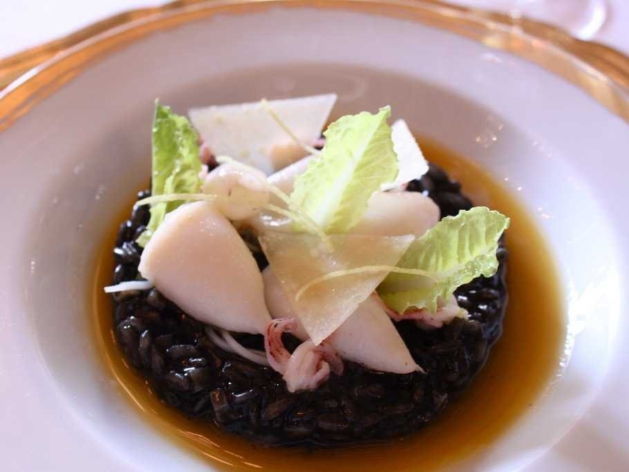 8. Le Louis XV (Monte Carlo, Monaco) Giá niêm yết: <abbr class=