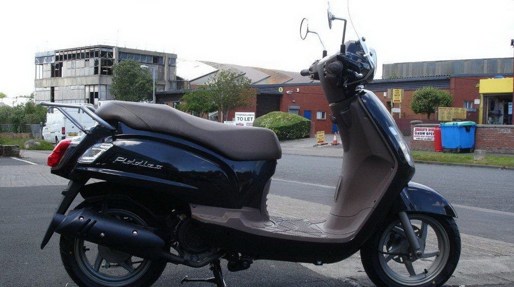 Xe tay ga SYM Fiddle 125cc nguyên bản.