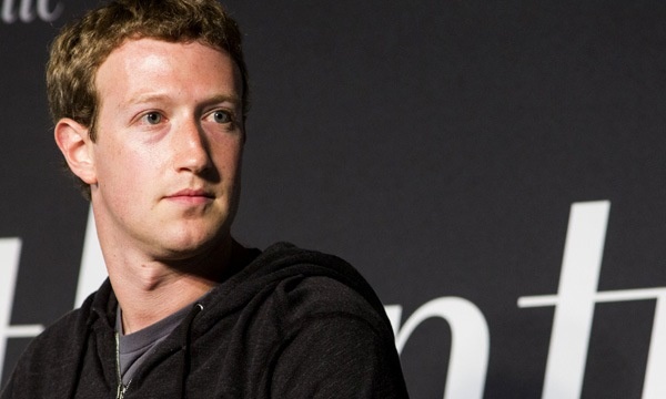 CEO Facebook dung kiem ep nhan vien lam viec hinh anh