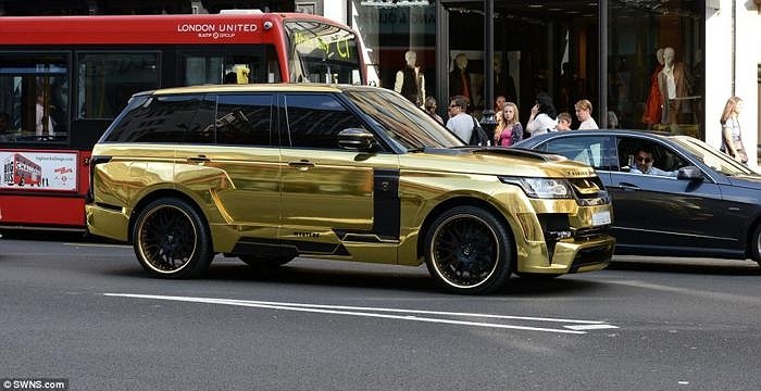 Còn chiếc Range Rover mạ vàng này quả thực đã khiến người dân London đều mắt tròn mắt dẹt vừa ngưỡng mộ, vừa ghen tỵ nhìn thấy nó lướt đi trên đường. 