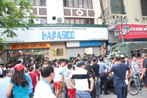 Hình ảnh vắng vẻ ngày 15/8 trái ngược với sự chen chúc người mua ngày 7/8.