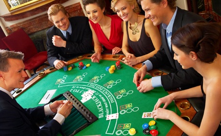 Trinh so tiet kiem 2 ty moi duoc vao choi casino? hinh anh