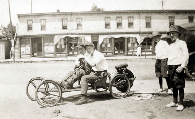 3. Banner Boy Buckboard  Bạn có thể mua nó với giá <abbr class=