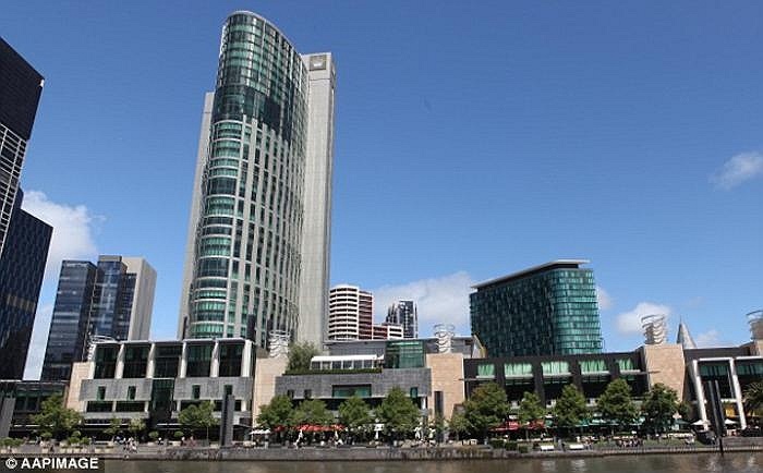 Casino Crown ở Melbourne bao gồm chuỗi nhà hàng siêu xa xỉ như Louis Vuitton, Prada và Burberry. 