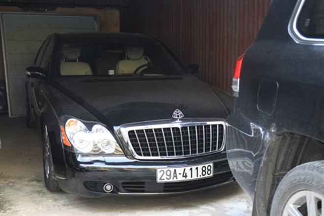 Xe đắt giá nhất trong dàn xe của Minh Sâm là chiếc xe siêu sang Maybach 57S với trị giá cả chục tỷ đồng.