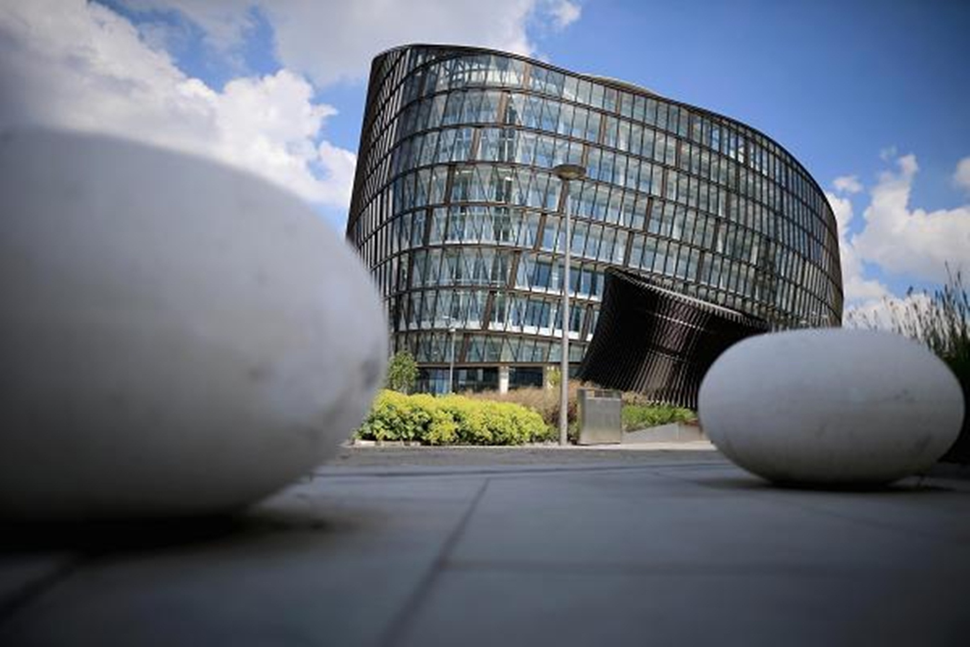 10 toa nha su dung nang luong ben vung nhat hanh tinh hinh anh