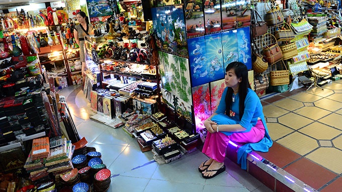 Thuong xa Tax di doi, tieu thuong 'chet dung' hinh anh