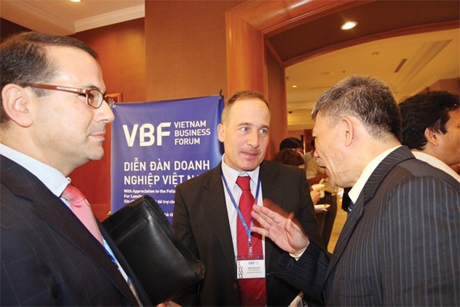 Nhan su cao cap 2014: Nganh nao nong nhat? hinh anh