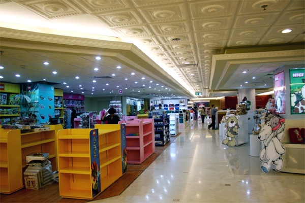 Che khach mac vay xau: Hoi han mat moi sieu giau kin tieng hinh anh