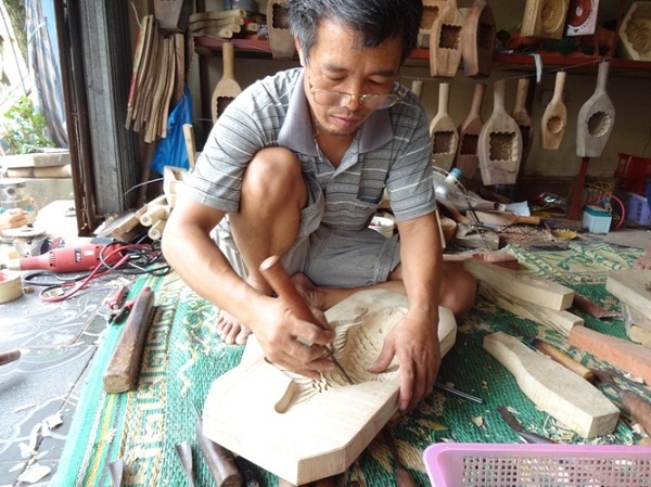 Can canh che tao khuon banh trung thu bang go o Ha Noi hinh anh