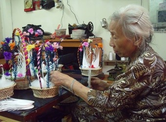 Thien nga bong, qua Trung thu 'doc' cua nghe nhan Ha thanh hinh anh