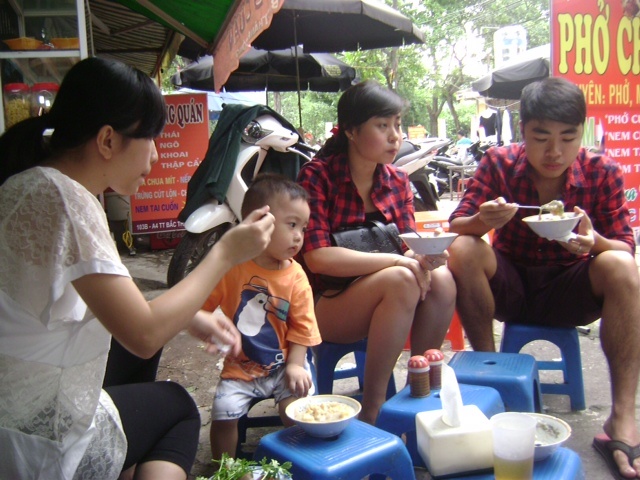 Nguoi lam nen thuong hieu chao trai xu Hue giua thu do hinh anh