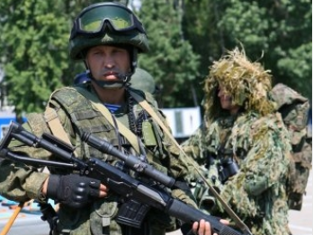 Nhung vu khi cua linh du Nga hinh anh