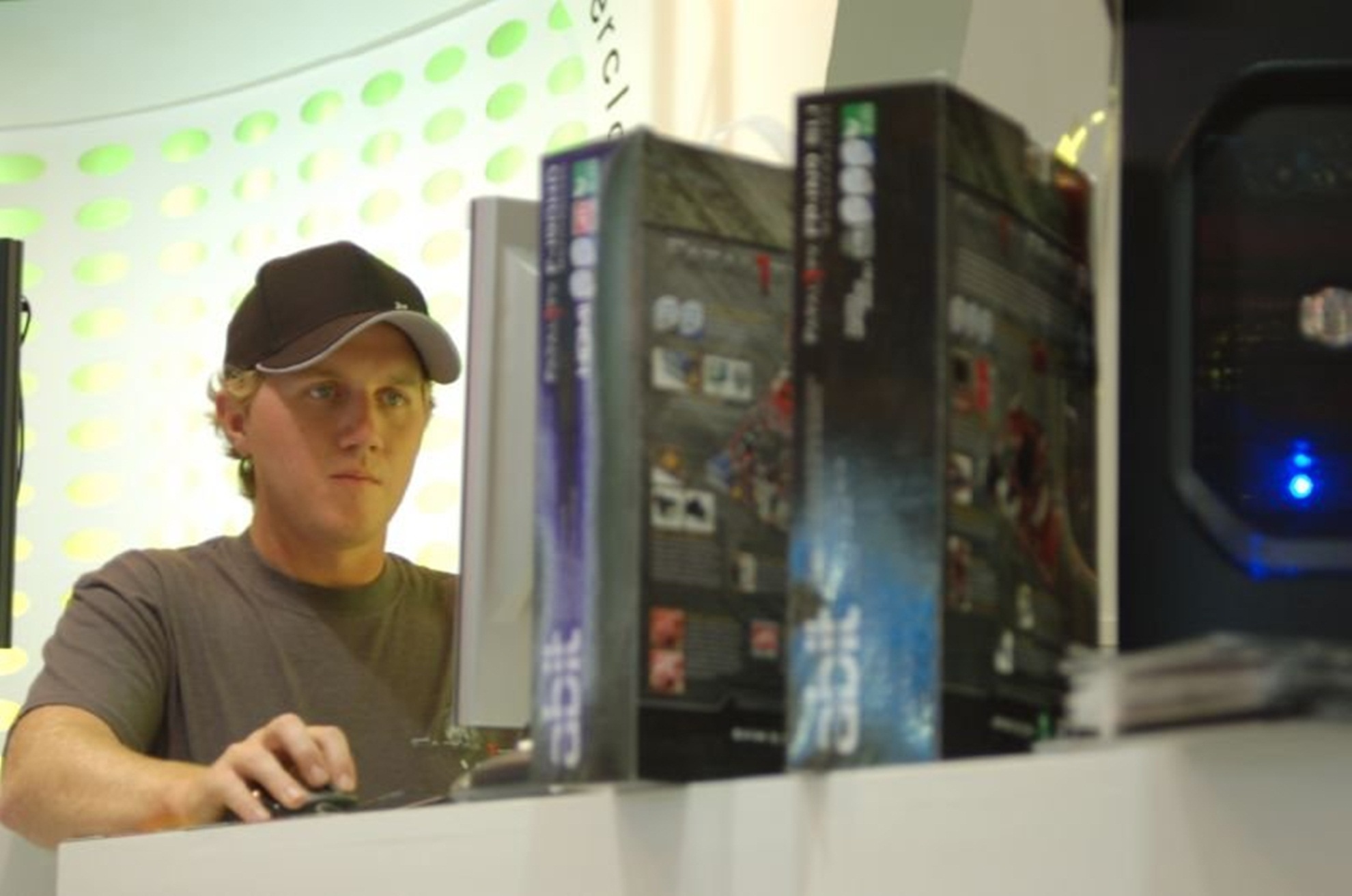 15 nguoi kiem trieu USD nho choi game hinh anh