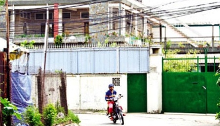 Ngôi nhà của bà tỷ phú bán bún.